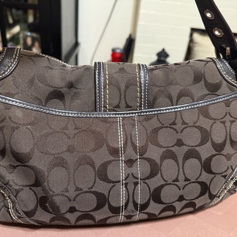 Vintage Coach SoHo chocolate monogram - Picture 3 of 8